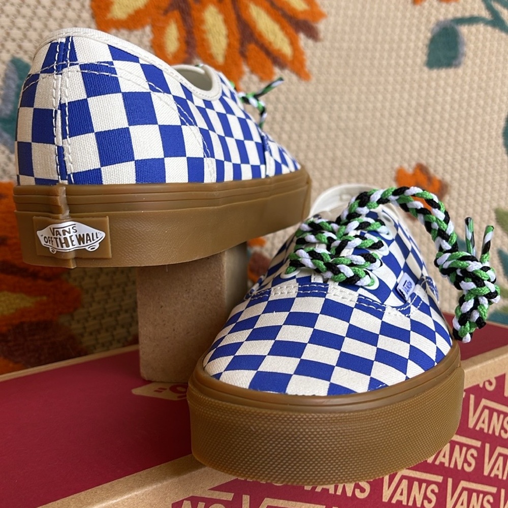 Vans Men’s Authentic
Checkerboard Blue/White
VN0009PVY6Z
Sneakers - Picture 10 of 16